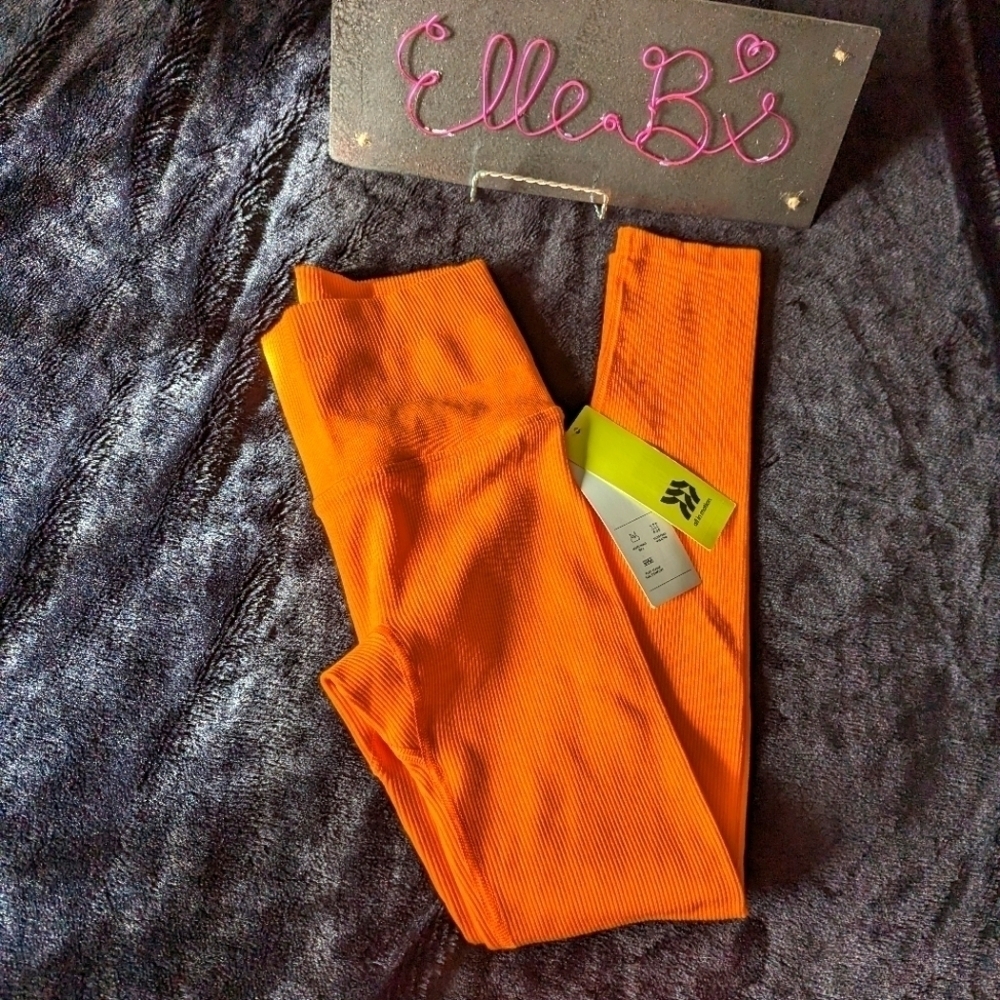 NWT All In Motion Seamless Orange High Rise Legging S